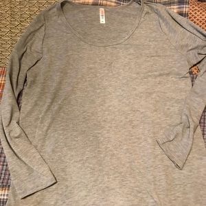 LuLaRoe Tops - LuLaRoe Lynnae Shirt 2XL LuLaRoe Tops - LuLaRoe Lynnae Shirt 2XL